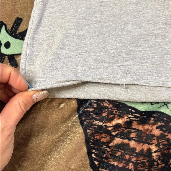 Bundle of 2 Gray Graphic T-Shirts with Chiefs Design - Picture 6 of 10